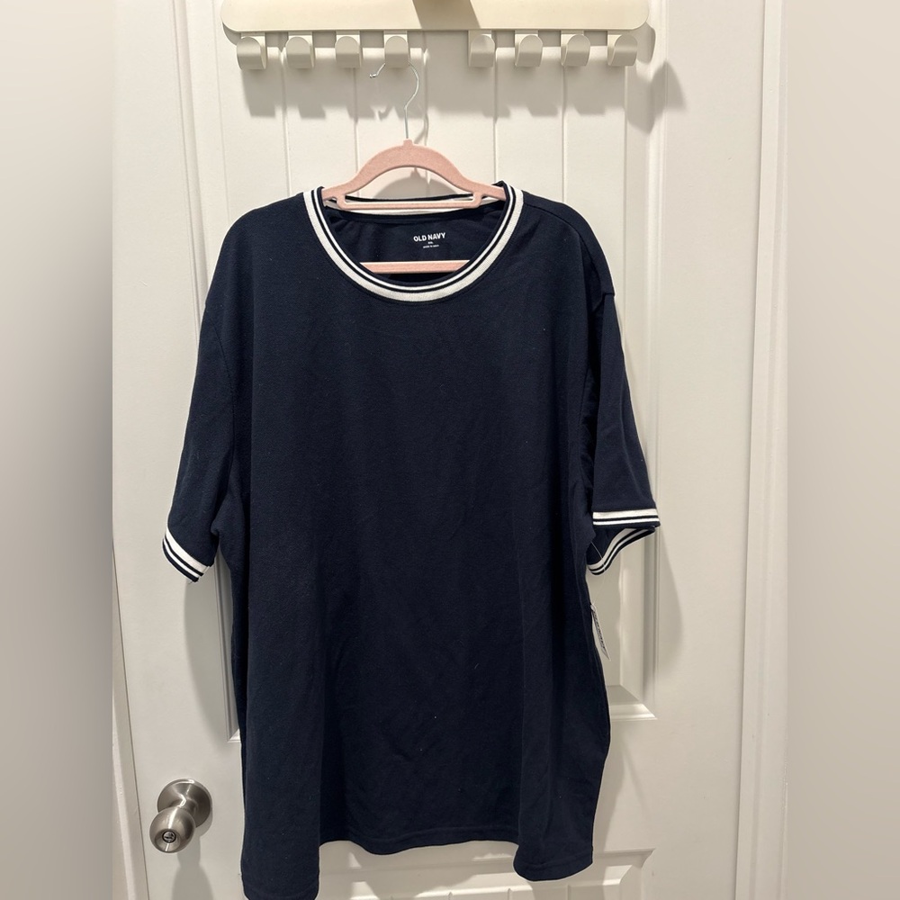 Old Navy Men's Navy T-Shirt with White Trim